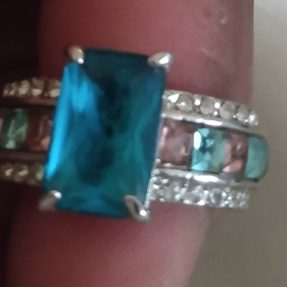 Ring - Picture 2 of 6